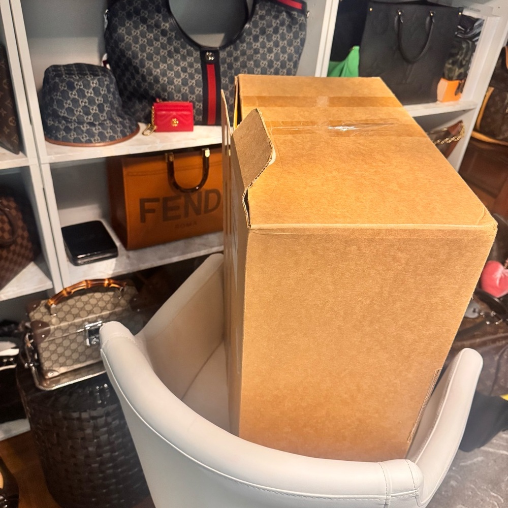 Louis Vuitton Shipping Box - Picture 6 of 7